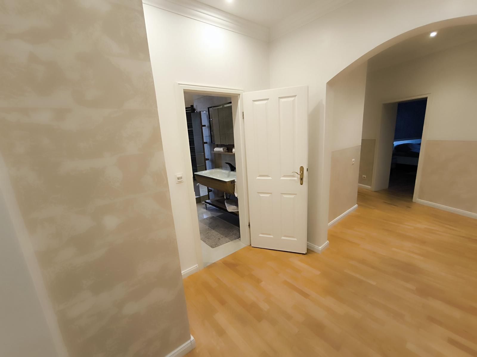  Luxurious And Centrally Located 4-Room Flat In The Centre Of Nuremberg. The House Is Located In A Gr  -  Luxurious and centrally located 4-room flat in the centre of Nuremberg. The house is located in a green oasis of Nuremberg.  - Gallery -  20