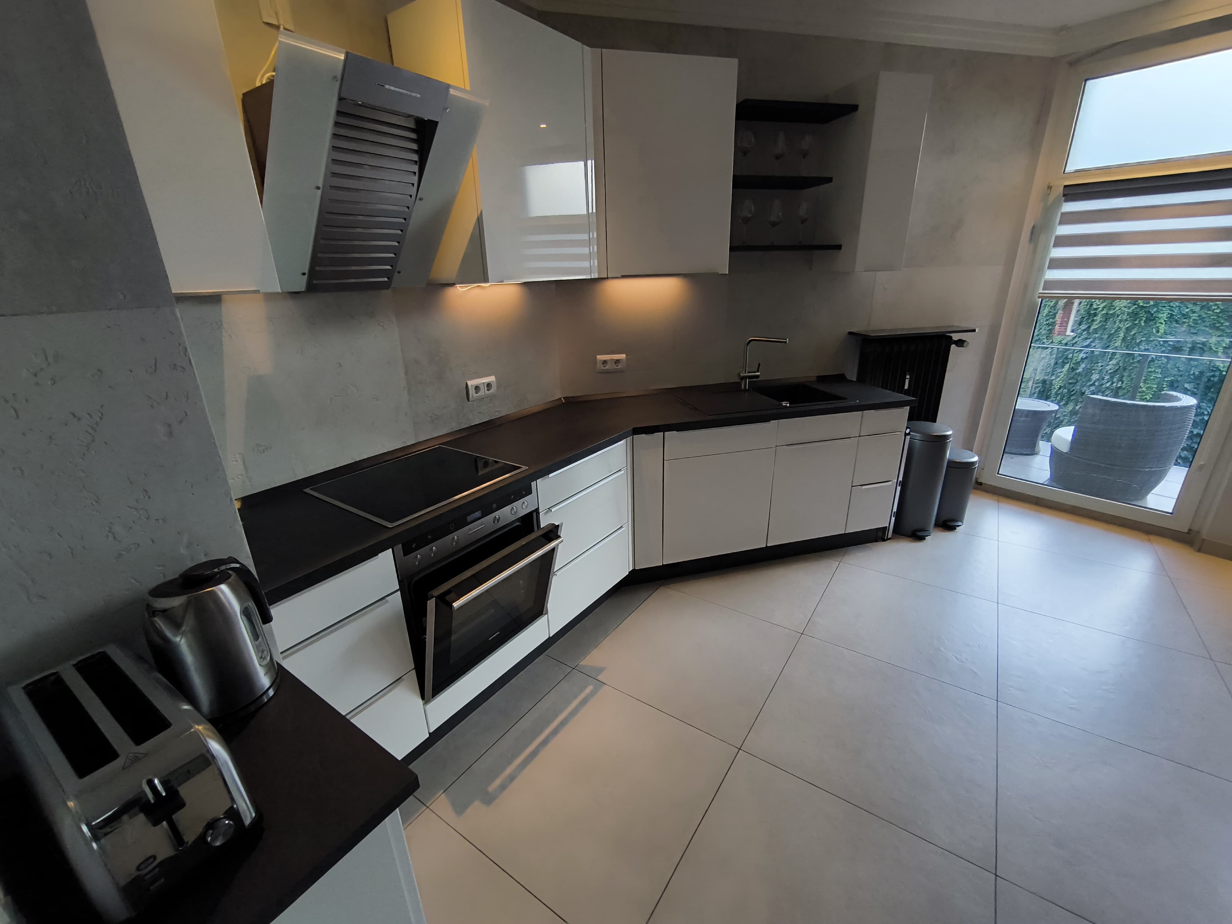  Luxurious And Centrally Located 4-Room Flat In The Centre Of Nuremberg. The House Is Located In A Gr  -  Luxurious and centrally located 4-room flat in the centre of Nuremberg. The house is located in a green oasis of Nuremberg.  - Gallery -  9