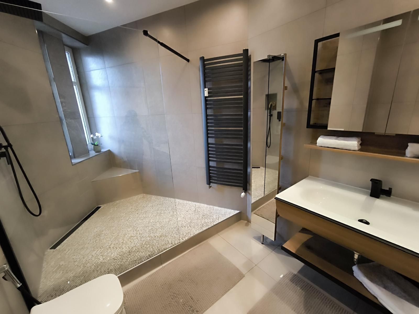  Luxurious And Centrally Located 4-Room Flat In The Centre Of Nuremberg. The House Is Located In A Gr  -  Luxurious and centrally located 4-room flat in the centre of Nuremberg. The house is located in a green oasis of Nuremberg.  - Gallery -  16