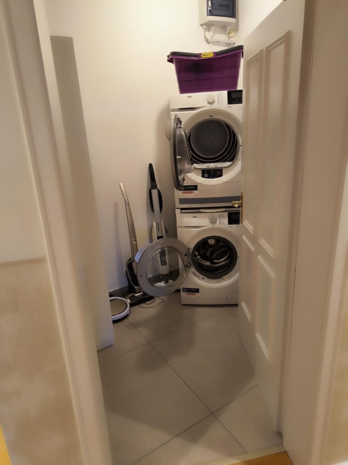  Luxurious And Centrally Located 4-Room Flat In The Centre Of Nuremberg. The House Is Located In A Gr  -  Luxurious and centrally located 4-room flat in the centre of Nuremberg. The house is located in a green oasis of Nuremberg.  - Gallery -  1