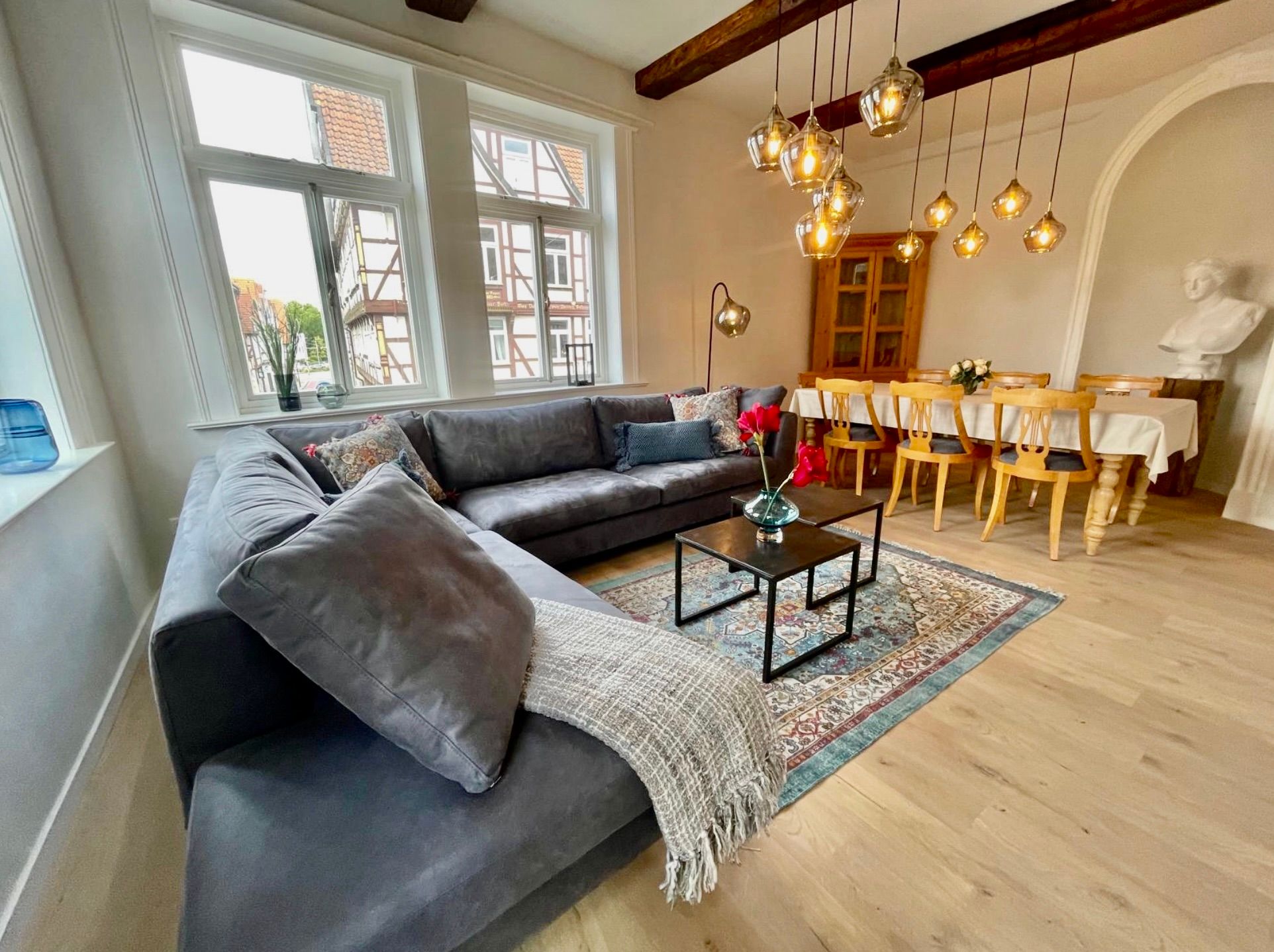 Bright And Stylishly Furnished Old Town Flat - 8