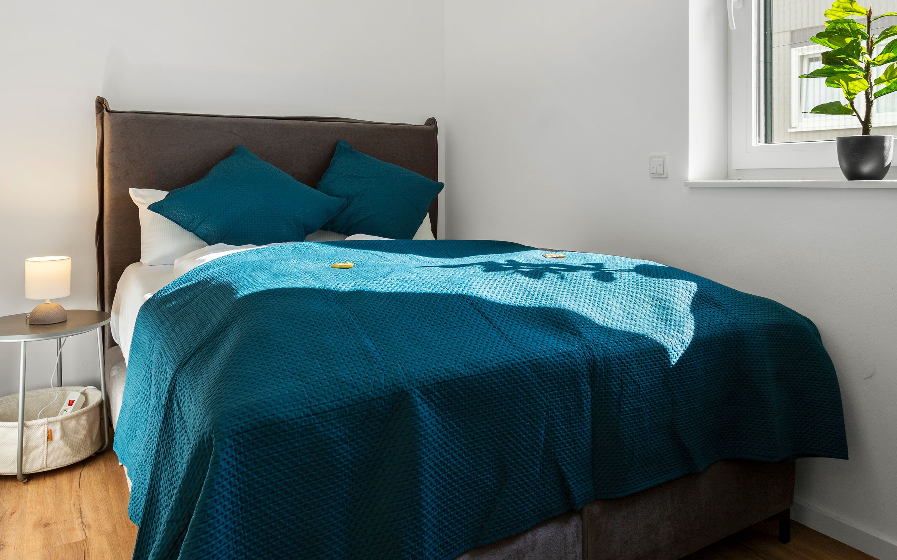  LiT LiVING: Luxus | Box SprIng | Parking | Garden  -  LiT LiVING: Luxus | Box SprIng | Parking | Garden  - Gallery -  54