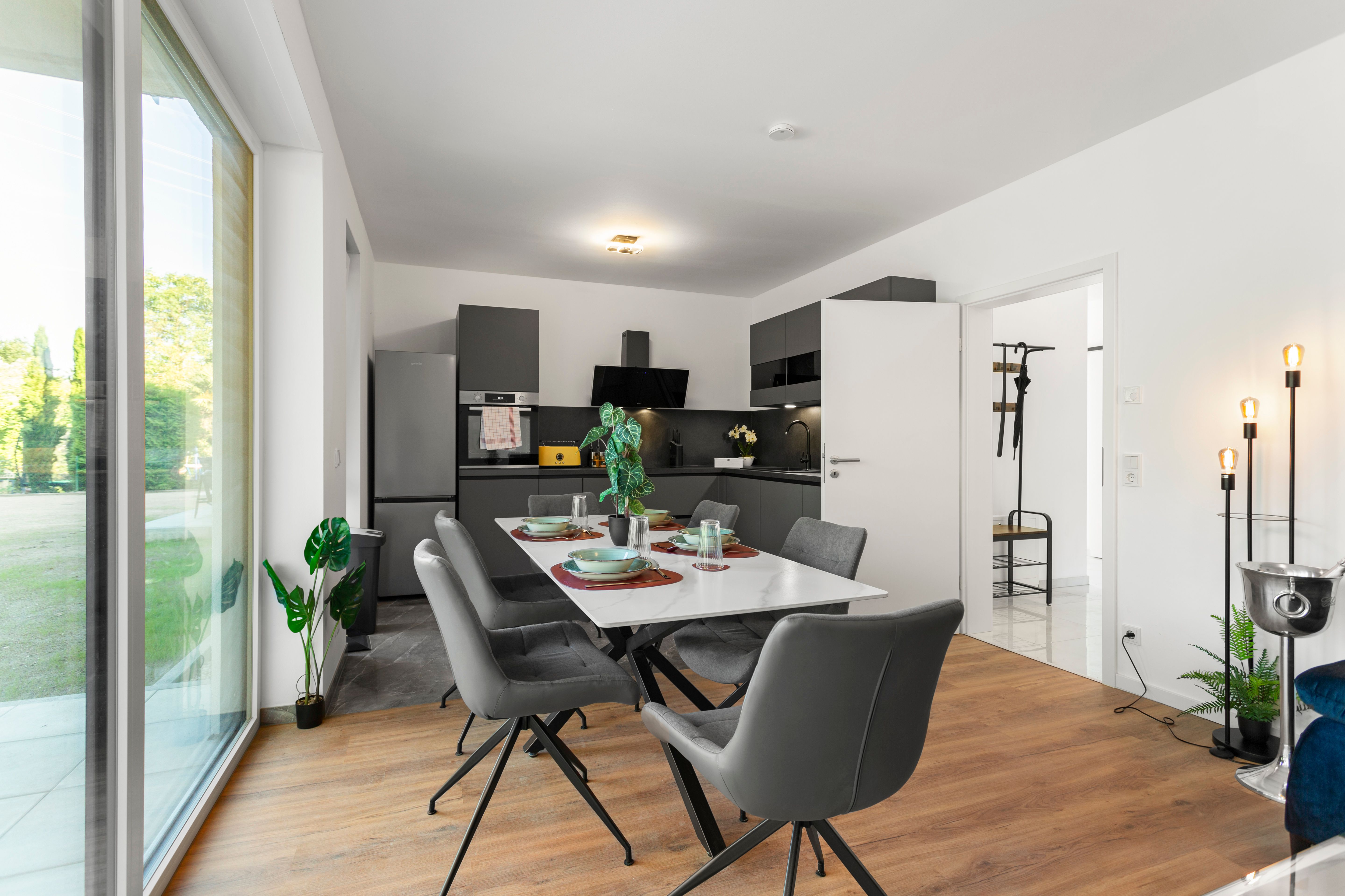  LiT LiVING: Luxus | Box SprIng | Parking | Garden  -  LiT LiVING: Luxus | Box SprIng | Parking | Garden  - Gallery -  38