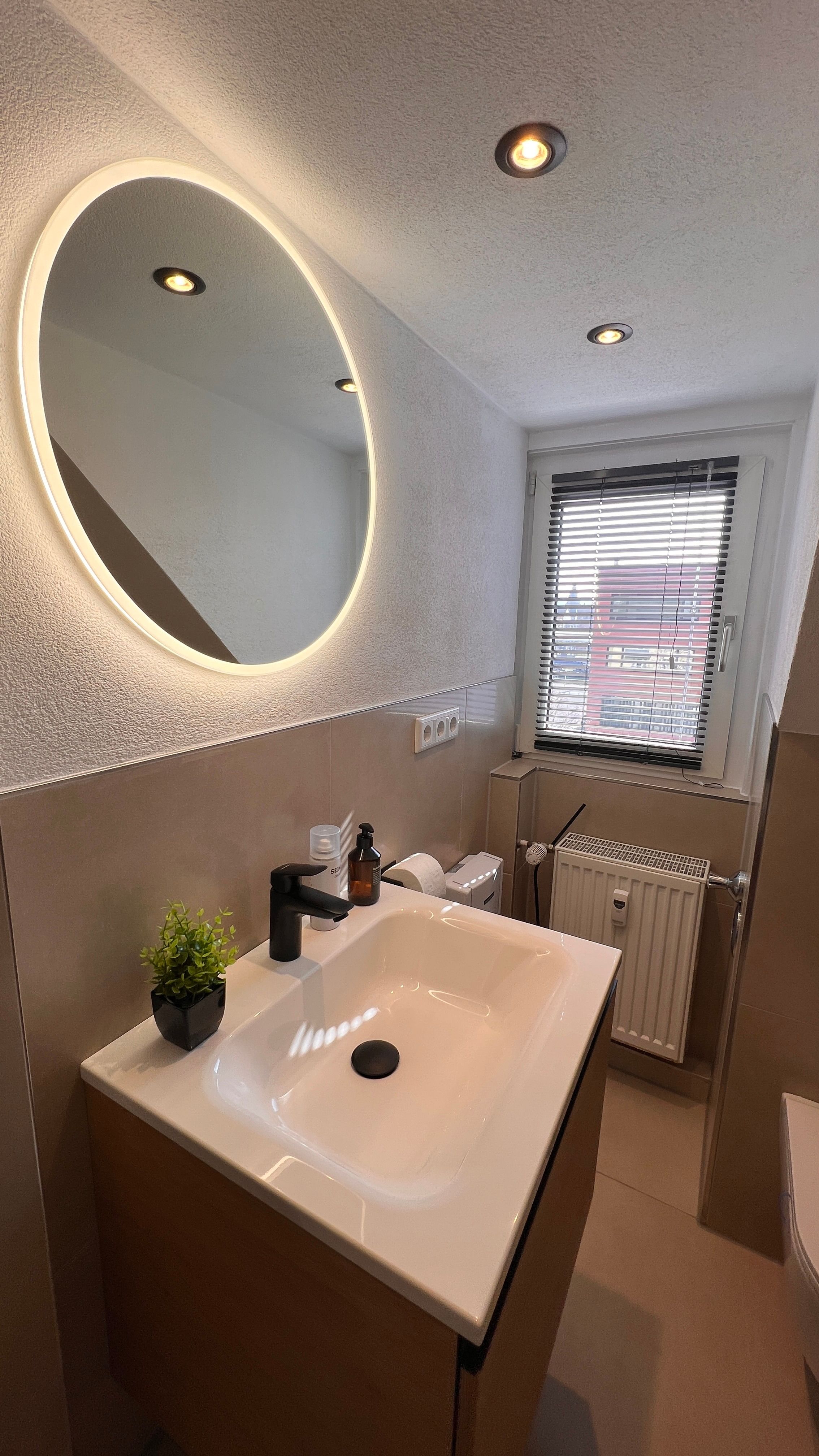 Spacious & Modern Flat In Aschaffenburg - 3