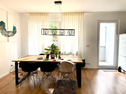 Cozy, spacious apartment in Düsseldorf City Center