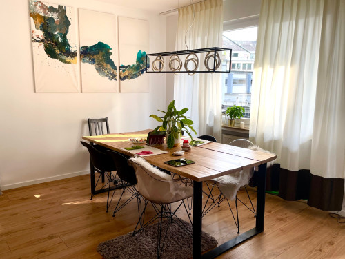 Cozy, spacious apartment in Düsseldorf City Center