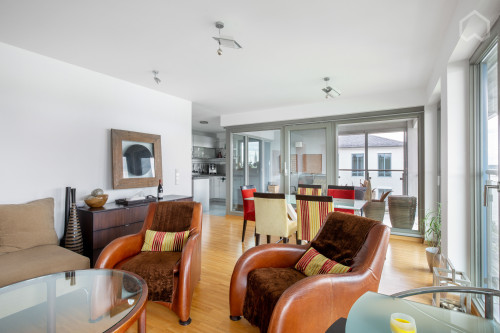 Elegant 3-room luxury apartment with wonderful Rhine panorama