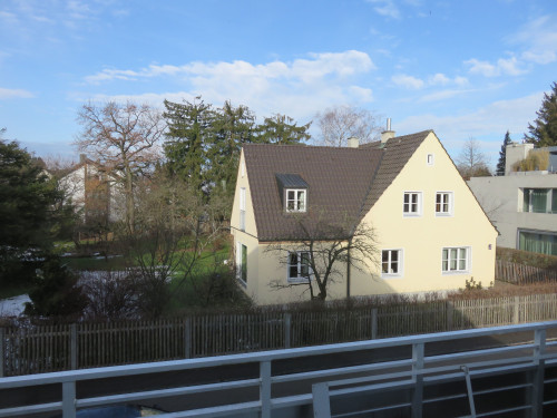 Bright living in Bogenhausen/Denning