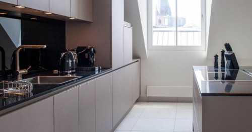 Luxurious penthouse on three rooms with a lot of comfort in Düsseldorf city center