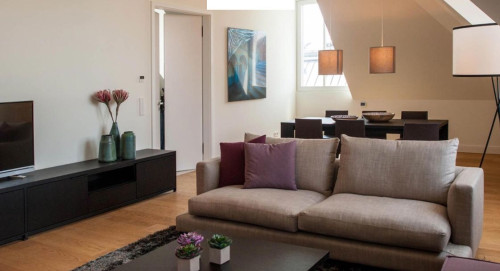 Luxurious penthouse on three rooms with a lot of comfort in Düsseldorf city center