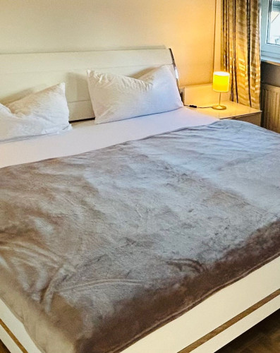 Academic apartment in spacey penthouse in the heart of Friedrichshafen