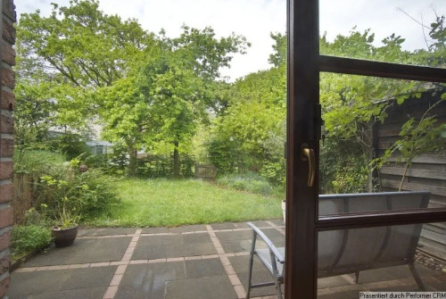 Großzügiges, möbliertes Haus mit Garten & 2 Home Offices in Düsseldorf-Benrath