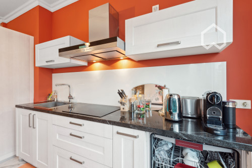 Stylish Art Deco Apartment close to city centre