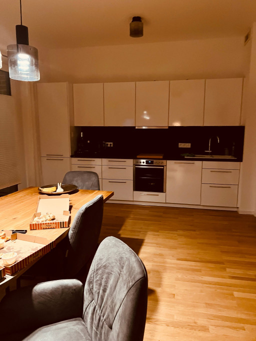 Perfect, fashionable suite in excellent location