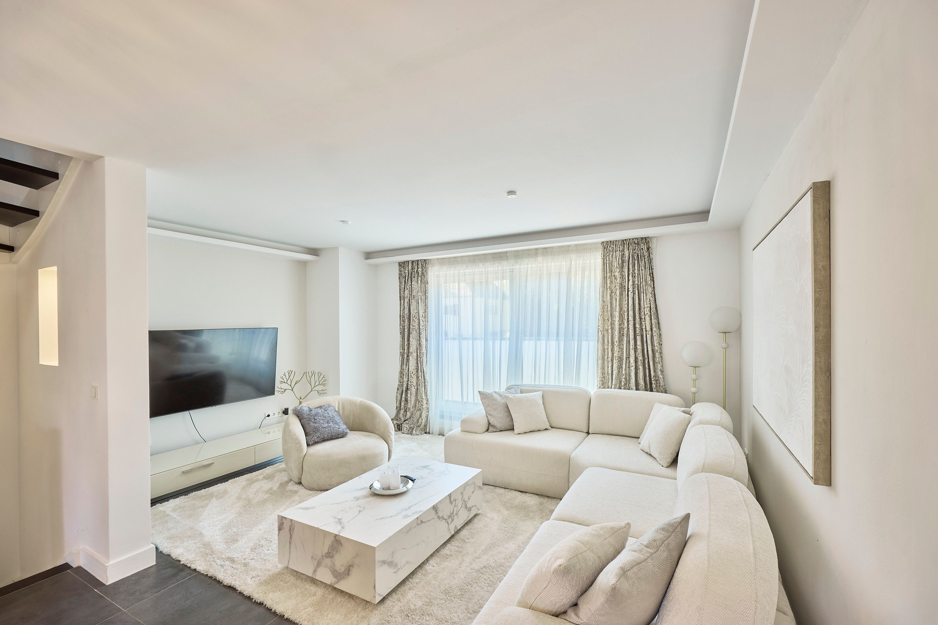  Spacious Multi-Level Designer Home With Terrace And Two Balconies – Ideal For Families Or Business S  -  Spacious multi-level designer home with terrace and two balconies – ideal for families or business stays.  - Gallery -  15