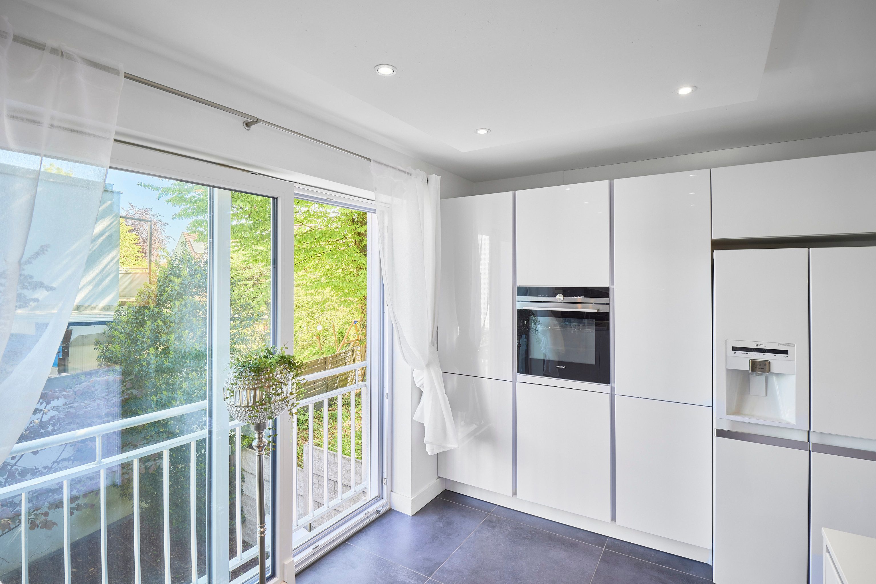  Spacious Multi-Level Designer Home With Terrace And Two Balconies – Ideal For Families Or Business S  -  Spacious multi-level designer home with terrace and two balconies – ideal for families or business stays.  - Gallery -  10