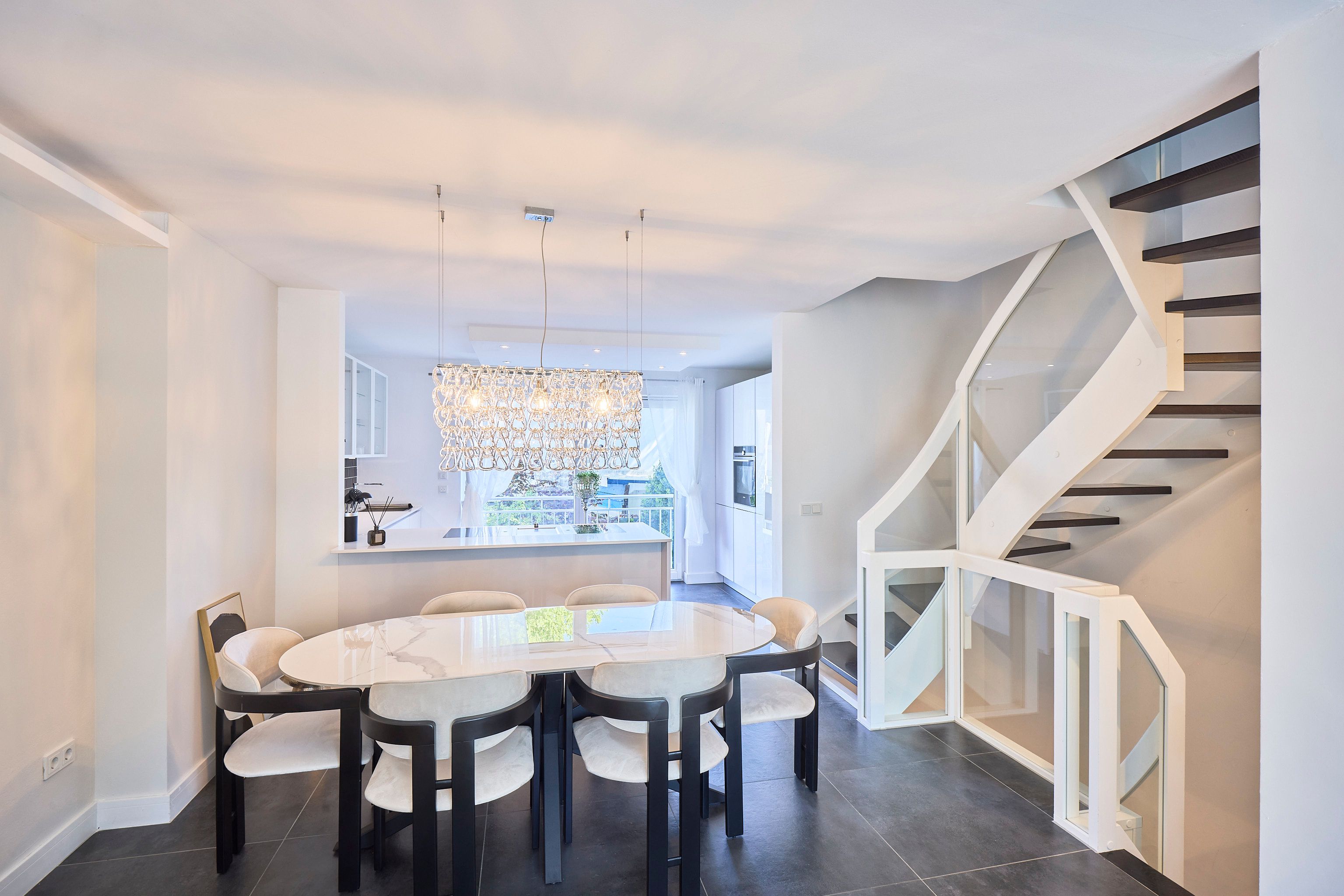  Spacious Multi-Level Designer Home With Terrace And Two Balconies – Ideal For Families Or Business S  -  Spacious multi-level designer home with terrace and two balconies – ideal for families or business stays.  - Gallery -  9