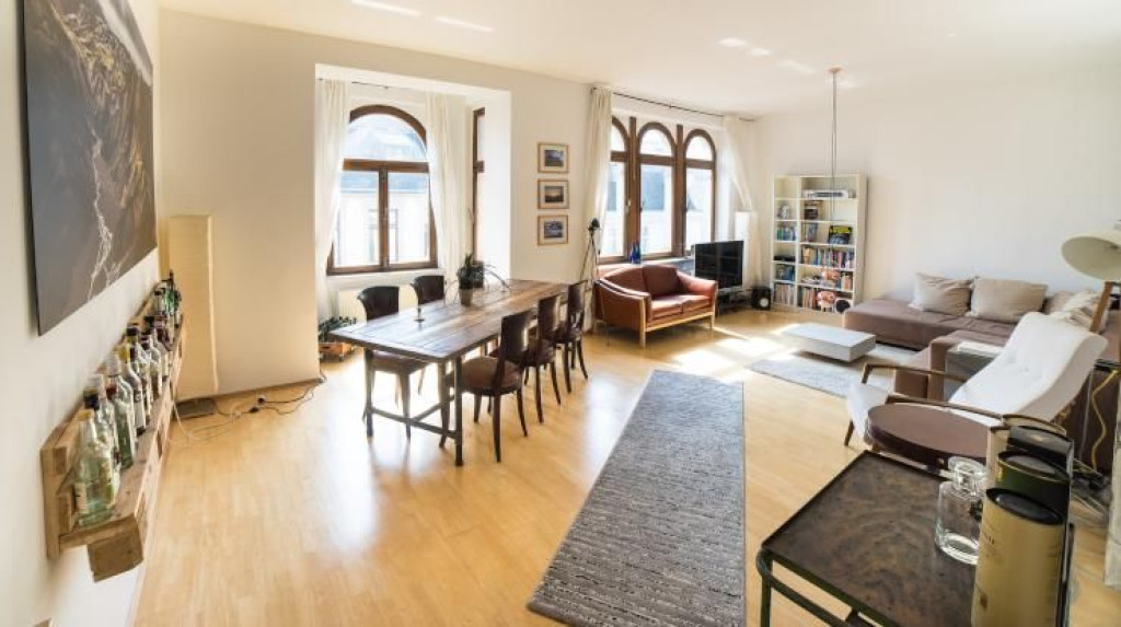 Cozy, nice suite in popular area