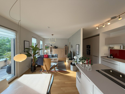 Exclusive, furnished, fully equipped 3-room apartment in a prime location in Potsdam city center with underground parking space and cleaning service