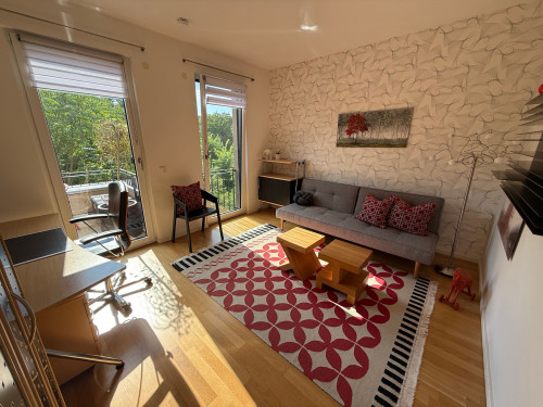 Exclusive, furnished, fully equipped 3-room apartment in a prime location in Potsdam city center with underground parking space and cleaning service