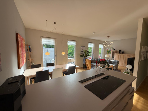 Exclusive, furnished, fully equipped 3-room apartment in a prime location in Potsdam city center with underground parking space and cleaning service