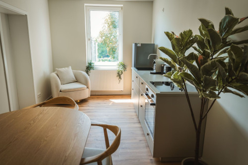 Stylish Old Town Apartment with Parking - Quiet - Central