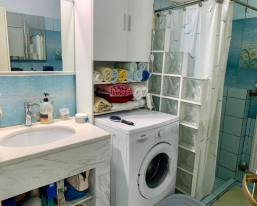 Cozy Twin Bedroom with a balcony in the heart of the city  - Gallery -  5