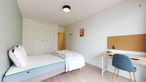 Very neat double bedroom near the Corvisart metro