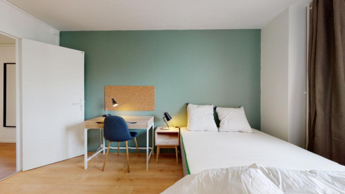 Grand double bedroom in Place d'Italie