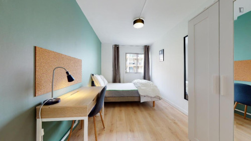 Grand double bedroom in Place d'Italie