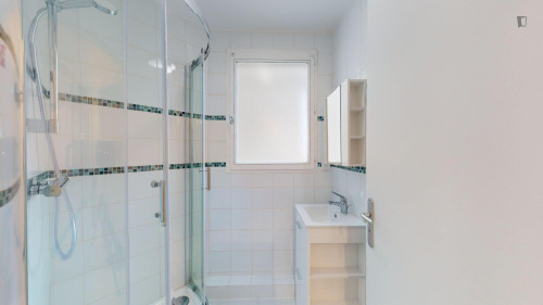 Pleasant double bedroom near Quatre Routes station  - Gallery -  5