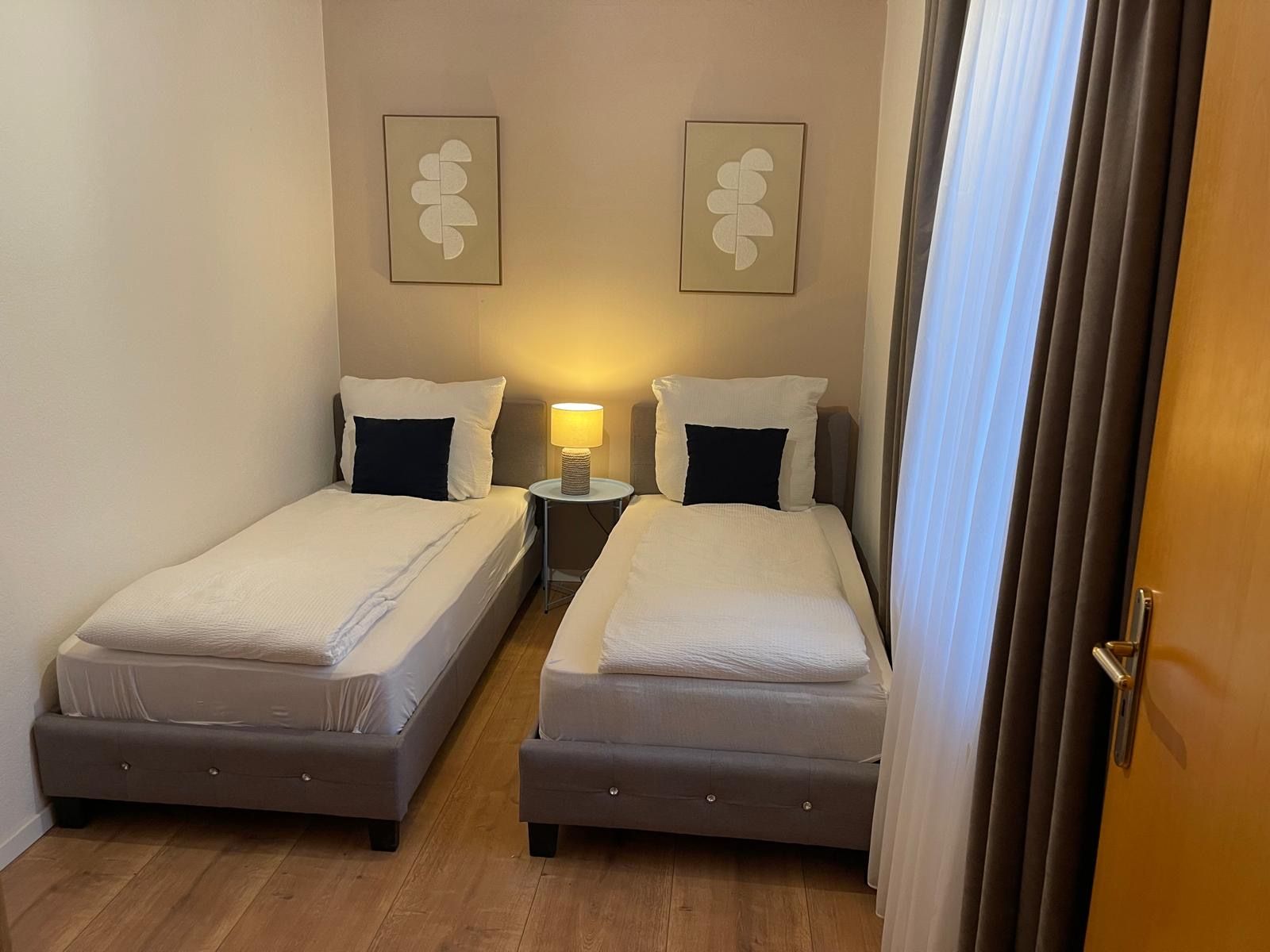  Beautiful 4-Room Apartment, Central And Newly Furnished  -  Beautiful 4-room apartment, central and newly furnished  - Gallery -  5