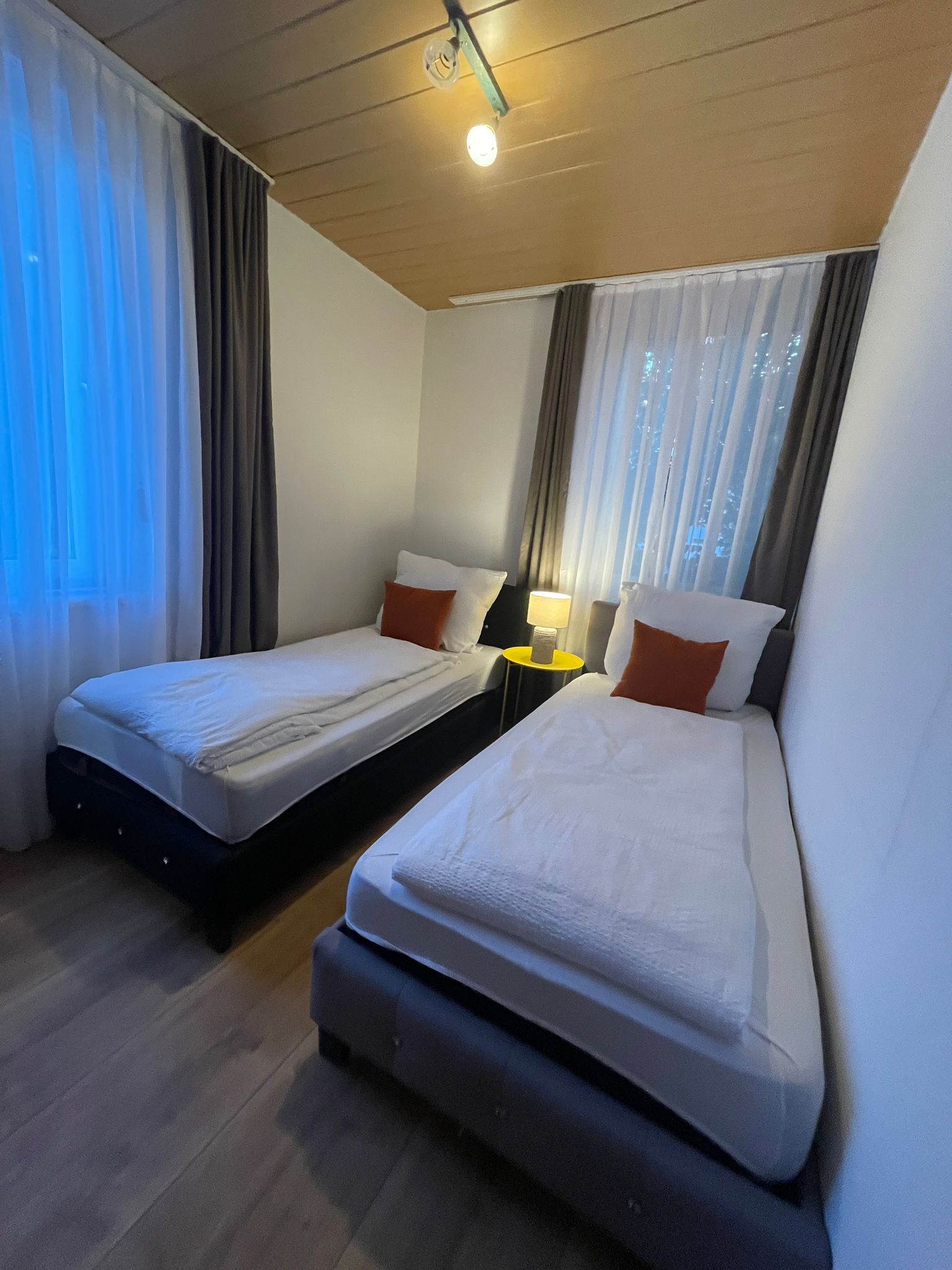  Beautiful 4-Room Apartment, Central And Newly Furnished  -  Beautiful 4-room apartment, central and newly furnished  - Gallery -  10