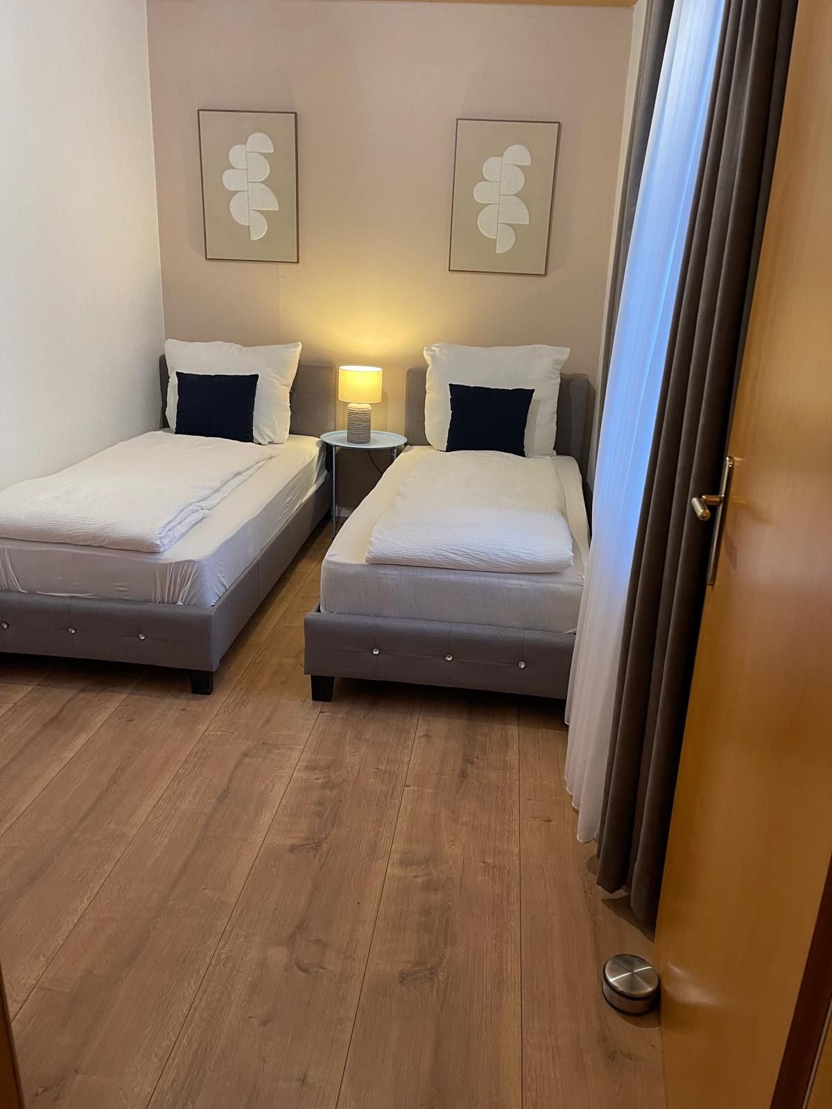  Beautiful 4-Room Apartment, Central And Newly Furnished  -  Beautiful 4-room apartment, central and newly furnished  - Gallery -  7