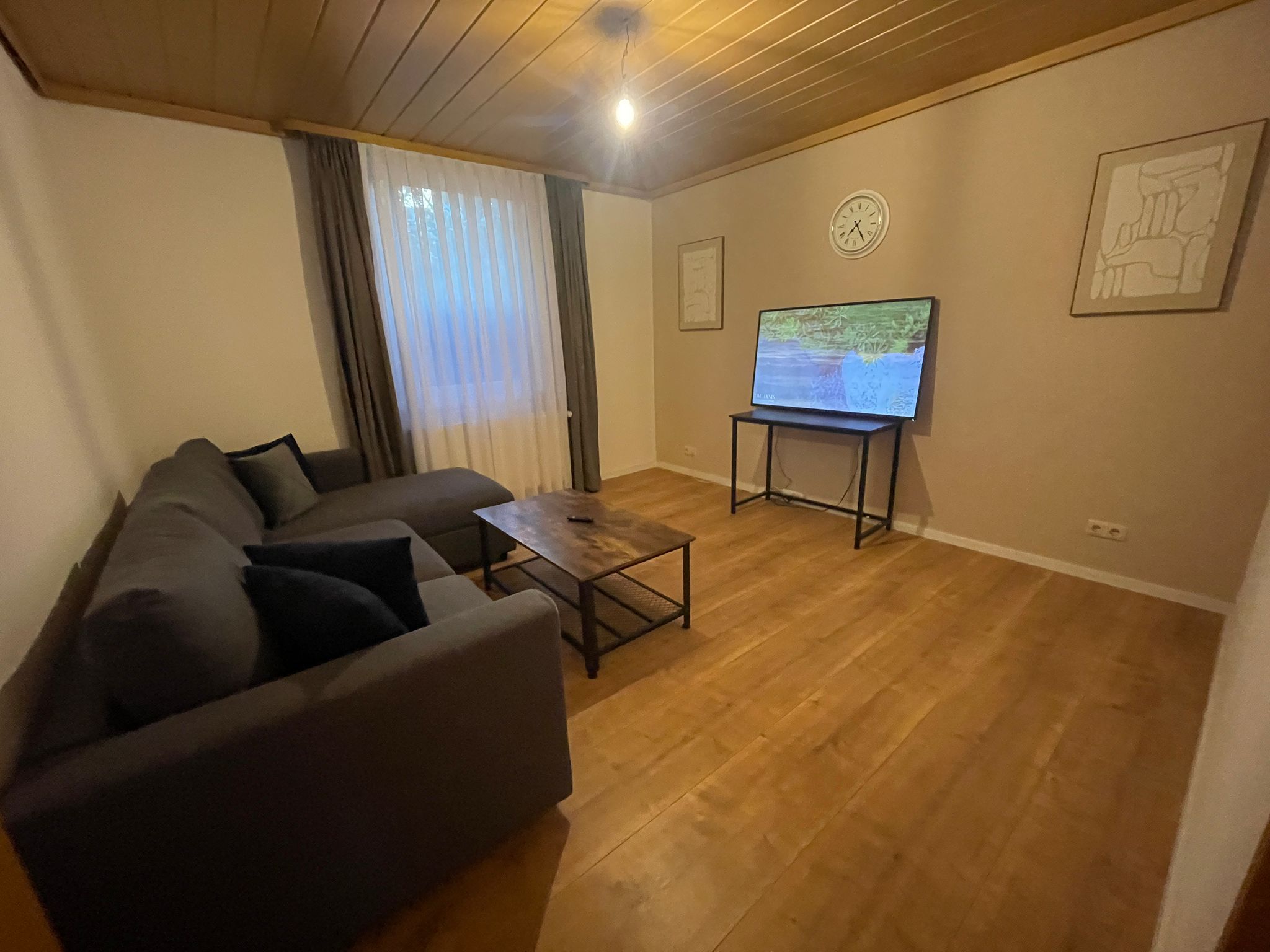  Beautiful 4-Room Apartment, Central And Newly Furnished  -  Beautiful 4-room apartment, central and newly furnished  - Gallery -  8