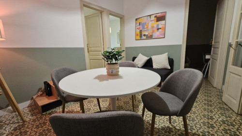 Modern Shared Apartment in Vibrant Sant Antoni, Barcelona - Ideal for Urban Living