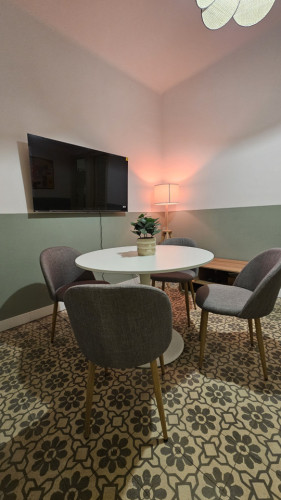 Modern Shared Apartment in Vibrant Sant Antoni, Barcelona - Ideal for Urban Living