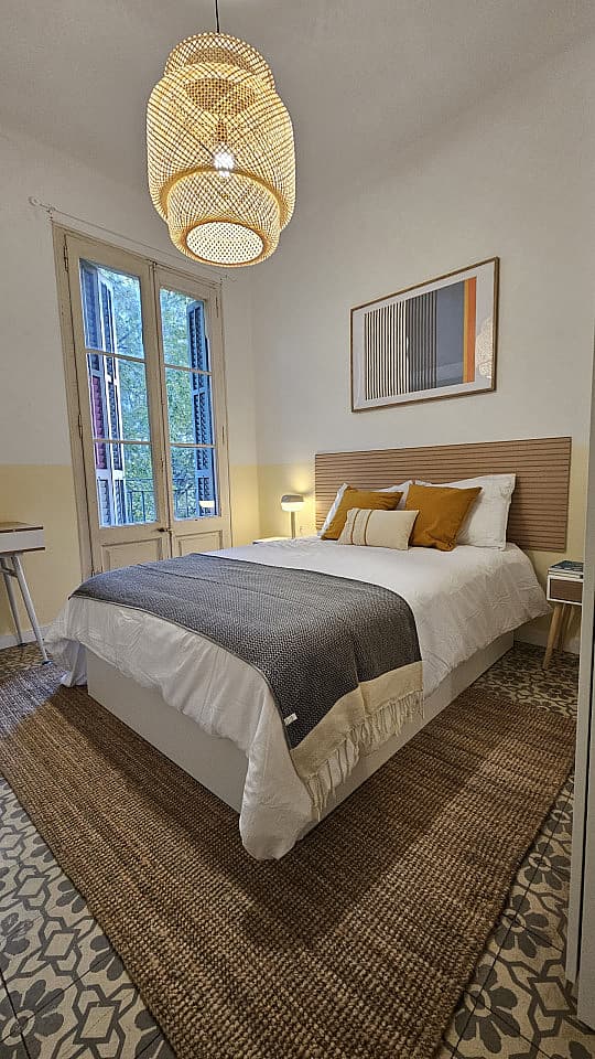  Room 2  -  Modern Shared Apartment in Vibrant Sant Antoni, Barcelona - Ideal for Urban Living  - Gallery -  30