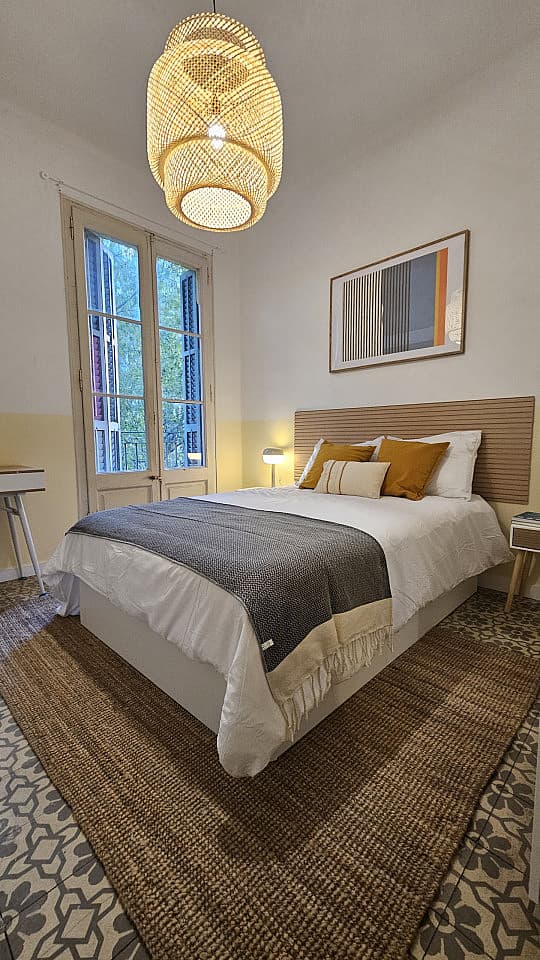  Room 2  -  Modern Shared Apartment in Vibrant Sant Antoni, Barcelona - Ideal for Urban Living  - Gallery -  58