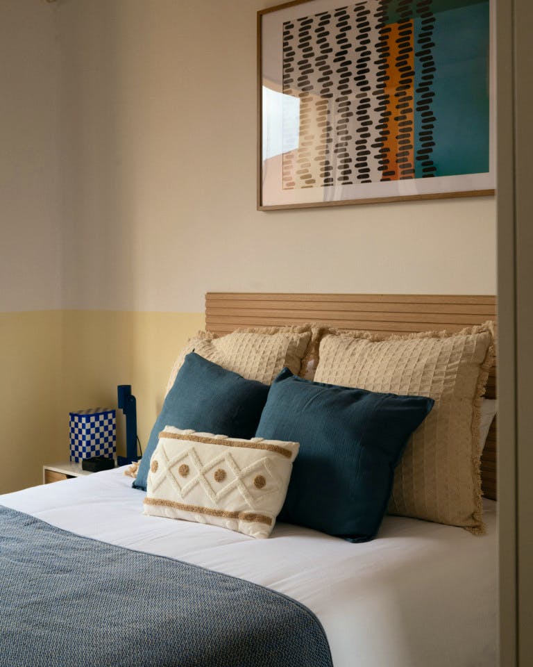  Room 2  -  Modern Shared Apartment in Vibrant Sant Antoni, Barcelona - Ideal for Urban Living  - Gallery -  22