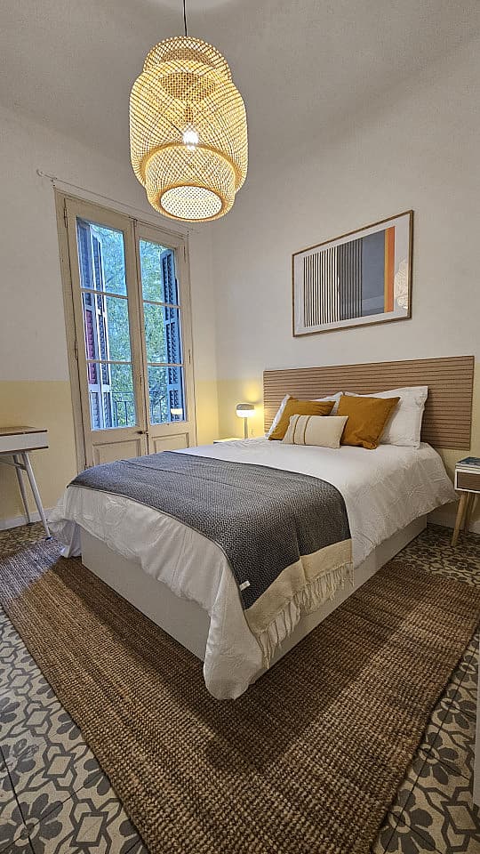Room 2 - Modern Shared Apartment in Vibrant Sant Antoni, Barcelona - Ideal for Urban Living - Gallery - 57