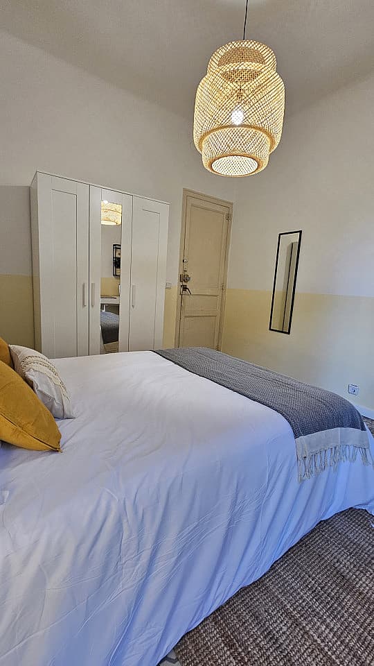  Room 2  -  Modern Shared Apartment in Vibrant Sant Antoni, Barcelona - Ideal for Urban Living  - Gallery -  67