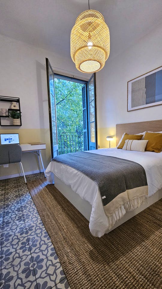Room 2 - Modern Shared Apartment in Vibrant Sant Antoni, Barcelona - Ideal for Urban Living - Gallery - 16