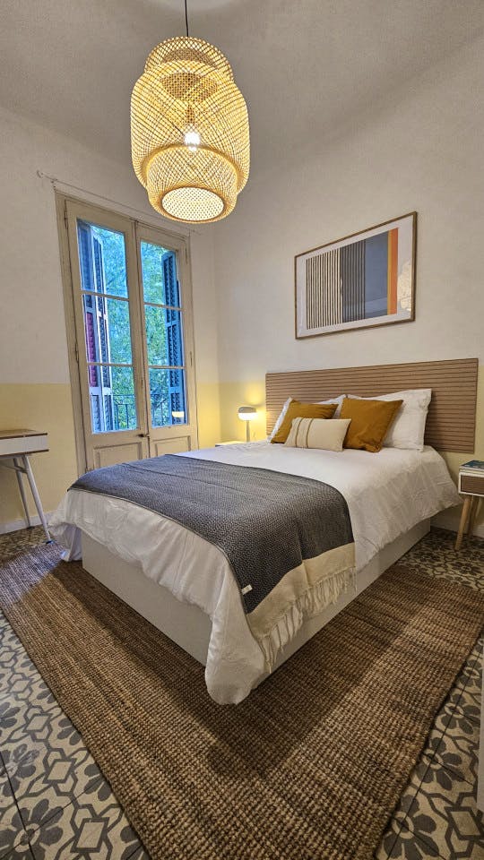  Room 2  -  Modern Shared Apartment in Vibrant Sant Antoni, Barcelona - Ideal for Urban Living  - Gallery -  5