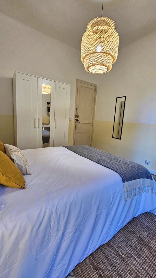  Room 2  -  Modern Shared Apartment in Vibrant Sant Antoni, Barcelona - Ideal for Urban Living  - Gallery -  15