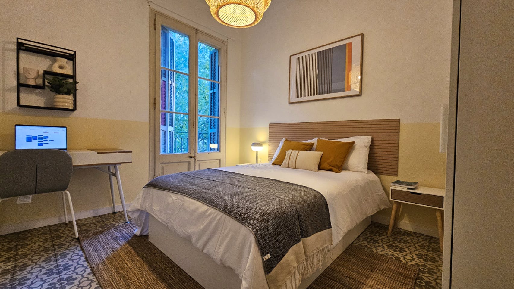  Room 2  -  Modern Shared Apartment in Vibrant Sant Antoni, Barcelona - Ideal for Urban Living  - Gallery -  3