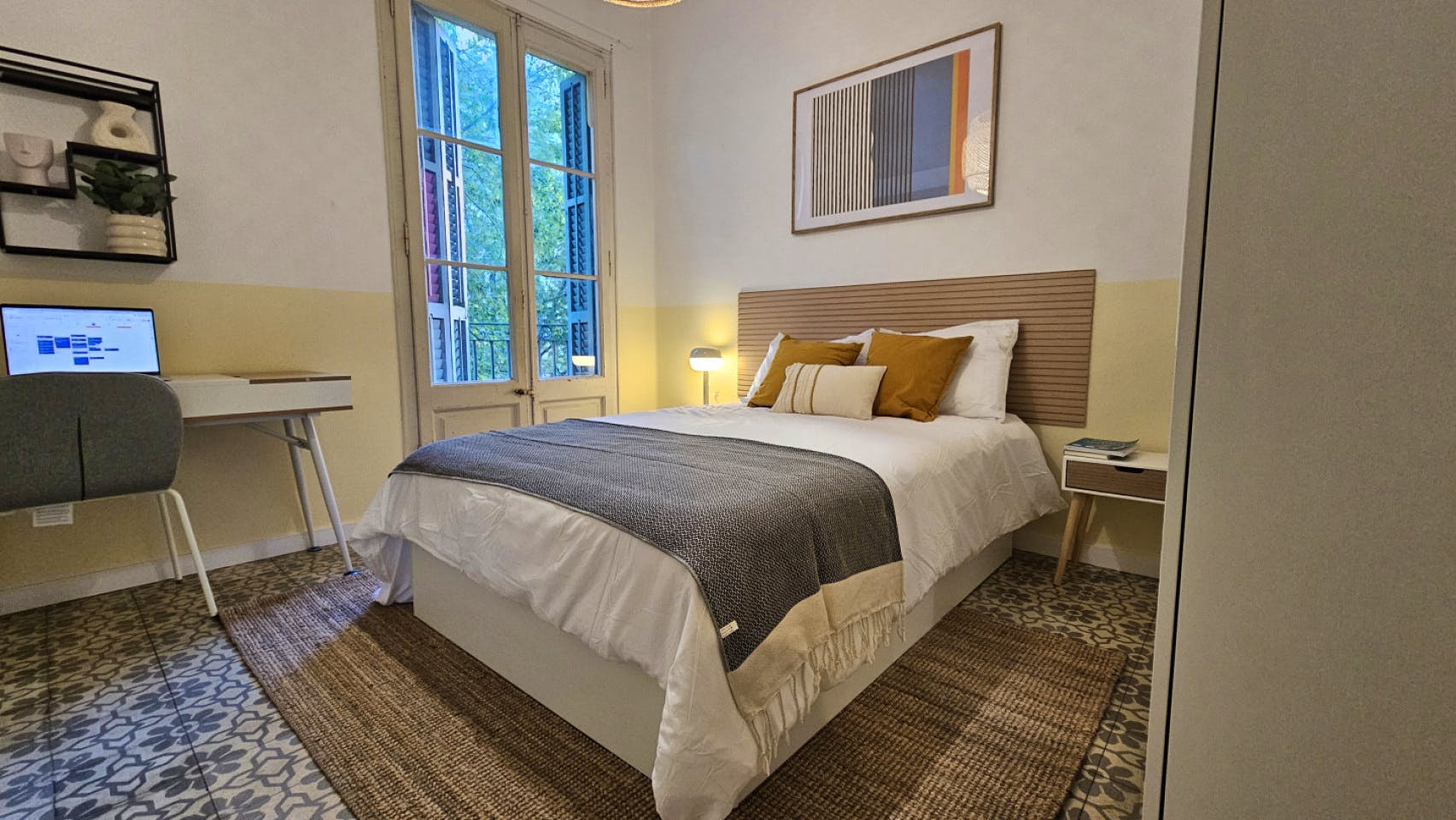 Room 2 - Modern Shared Apartment in Vibrant Sant Antoni, Barcelona - Ideal for Urban Living - Gallery - 7