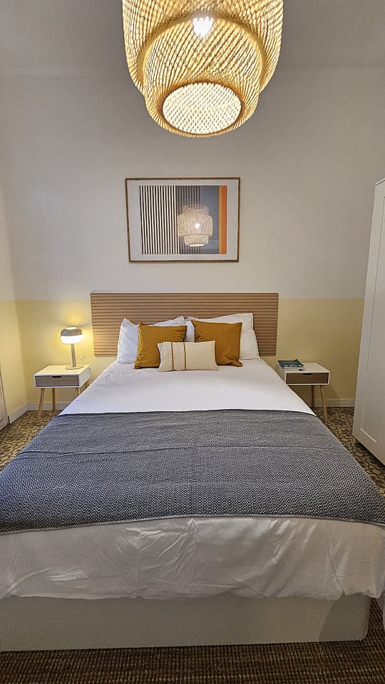  Room 2  -  Modern Shared Apartment in Vibrant Sant Antoni, Barcelona - Ideal for Urban Living  - Gallery -  64