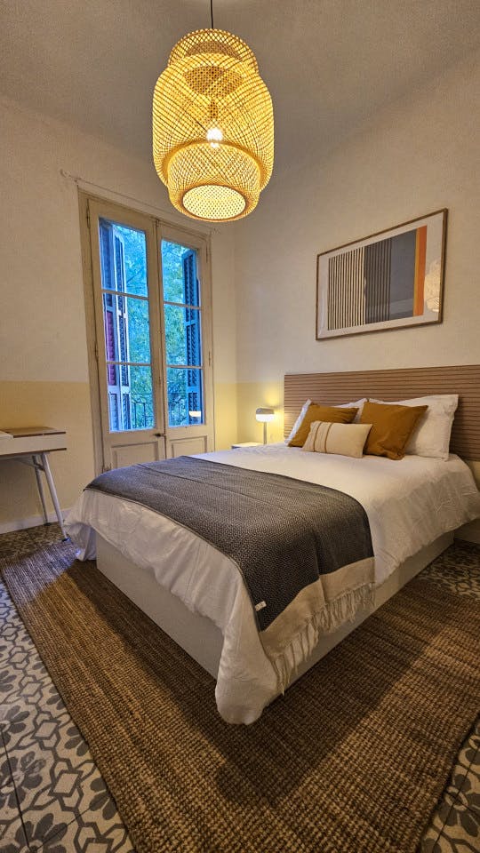  Room 2  -  Modern Shared Apartment in Vibrant Sant Antoni, Barcelona - Ideal for Urban Living  - Gallery -  1