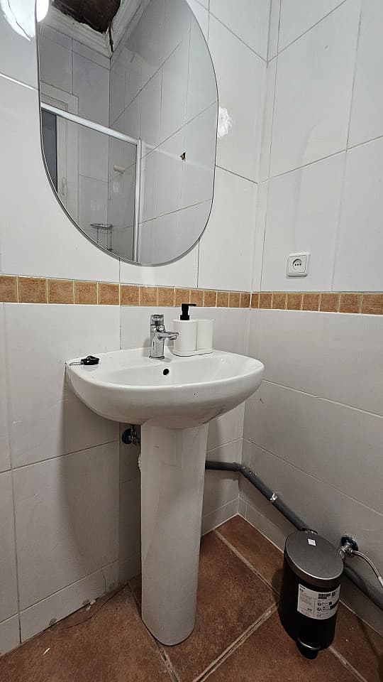  Room 1  -  Modern Shared Apartment in Vibrant Sant Antoni, Barcelona - Ideal for Urban Living  - Gallery -  47